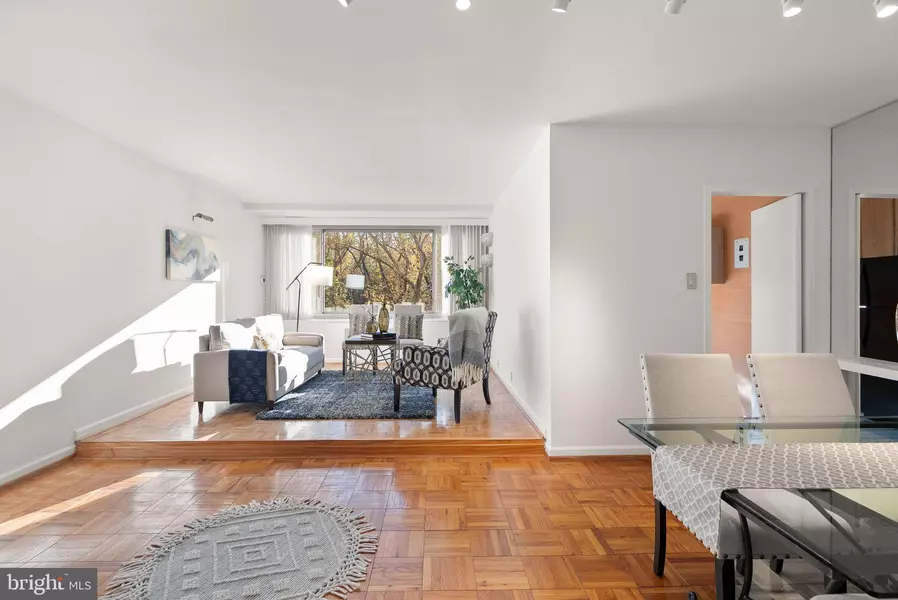 4200 CATHEDRAL AVE NW #812, Washington, DC 20016