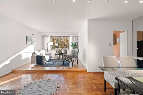 4200 CATHEDRAL AVE NW #812, Washington, DC 20016