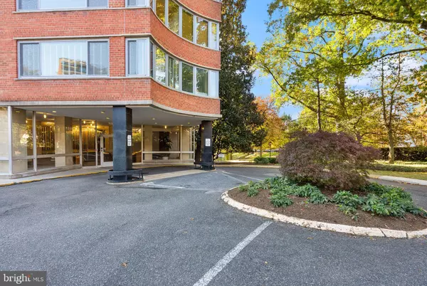 Washington, DC 20016,4200 CATHEDRAL AVE NW #812