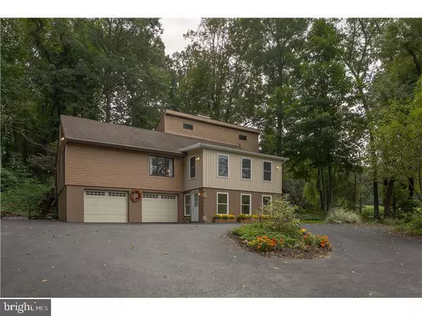 10 WOODS RD, Elverson, PA 19520