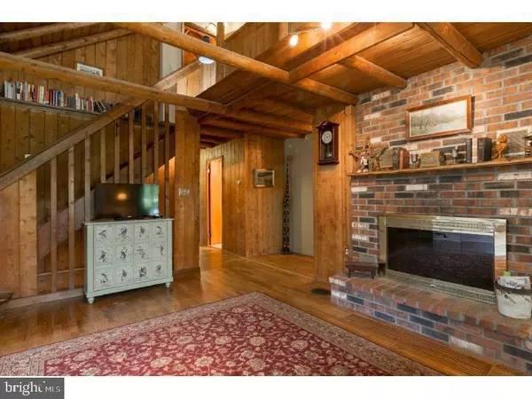 Elverson, PA 19520,10 WOODS RD