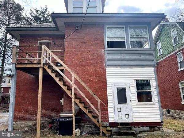 Harrisburg, PA 17104,1944 CHESTNUT ST