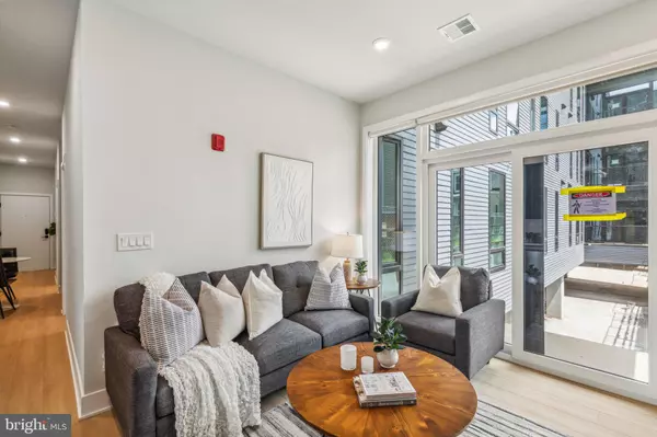 Philadelphia, PA 19128,6910 RIDGE AVE #410