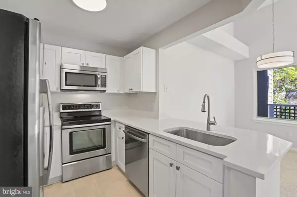 Reston, VA 20194,11737-B SUMMERCHASE CIR