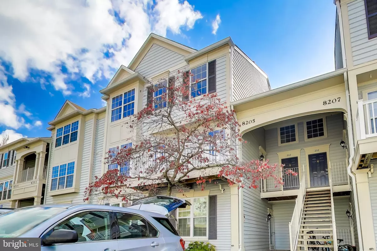 Lorton, VA 22079,8205 CROSSBROOK CT #201