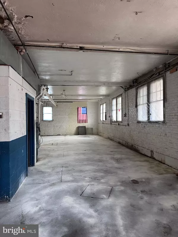 York, PA 17404,1461-1463 W KING ST #LEASE