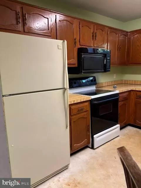 Stafford Township, NJ 08050,10 ACORN RD