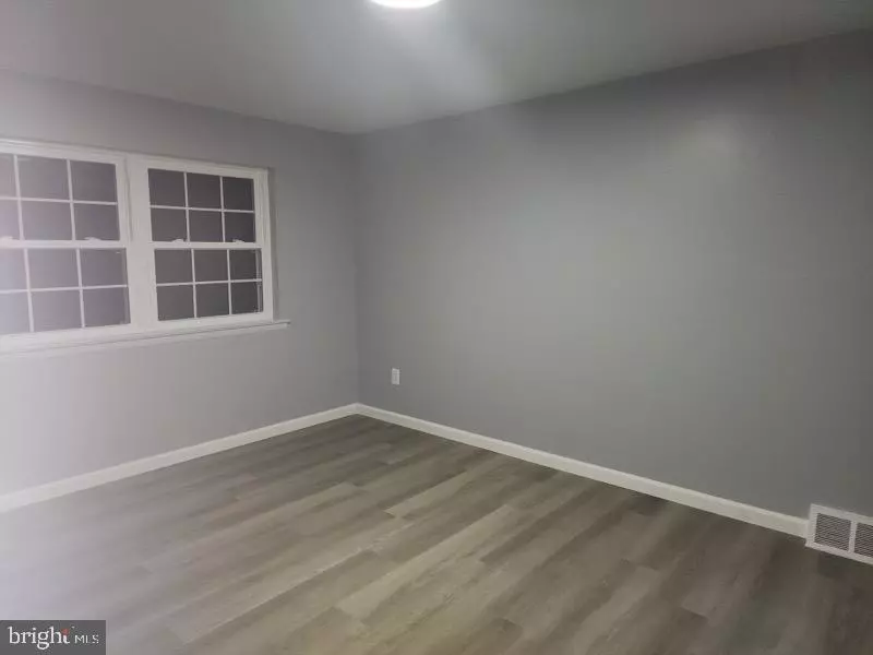 12322 WYNDOM RD, Philadelphia, PA 19154