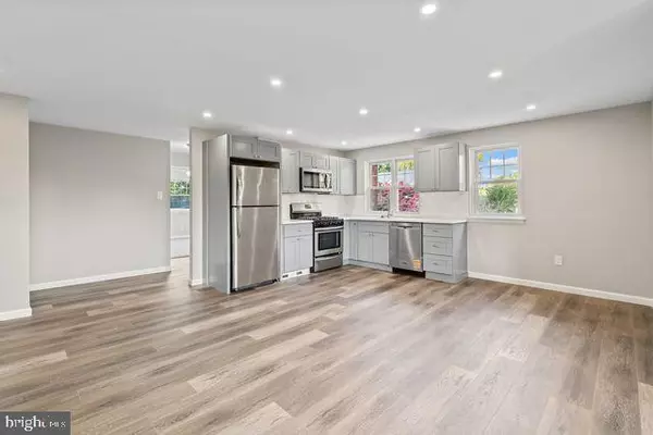 Philadelphia, PA 19128,5477 HOUGHTON PL #2