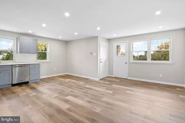 Philadelphia, PA 19128,5477 HOUGHTON PL #2