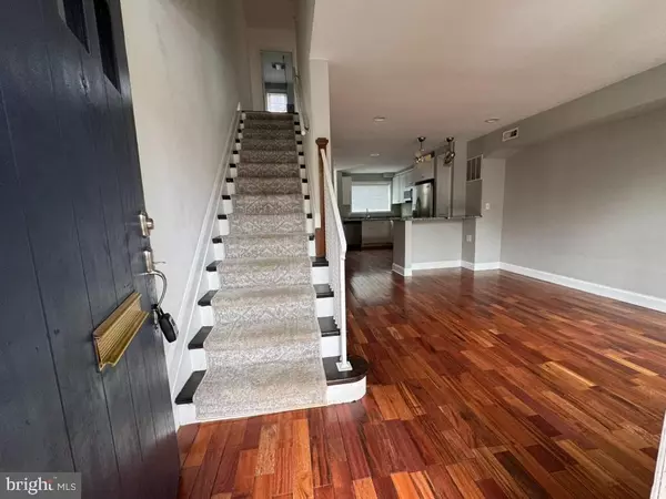 Arlington, VA 22204,814 S OAK ST