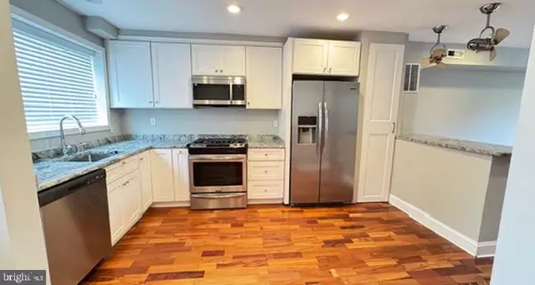 Arlington, VA 22204,814 S OAK ST