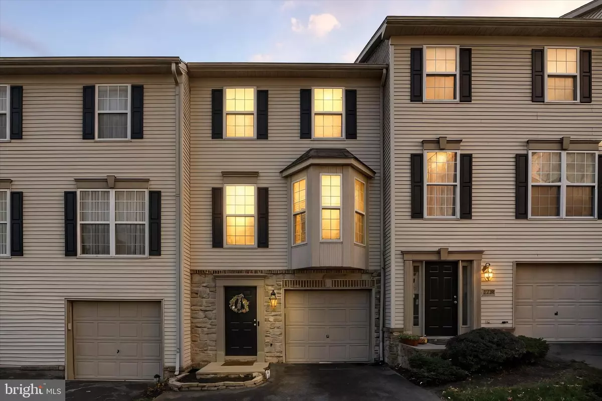 York, PA 17402,2718 HUNT CLUB DR #3