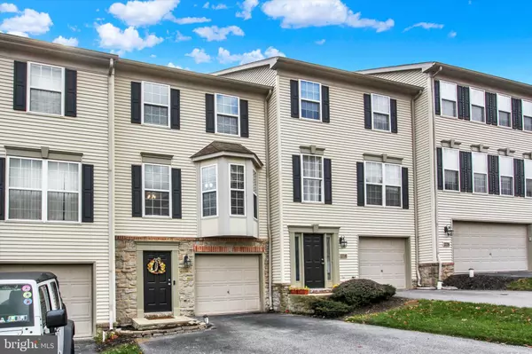 York, PA 17402,2718 HUNT CLUB DR #3