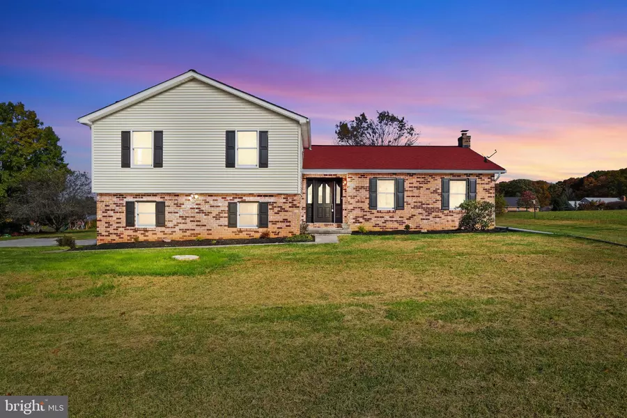 3900 BLUE HILL RD, Hanover, PA 17331