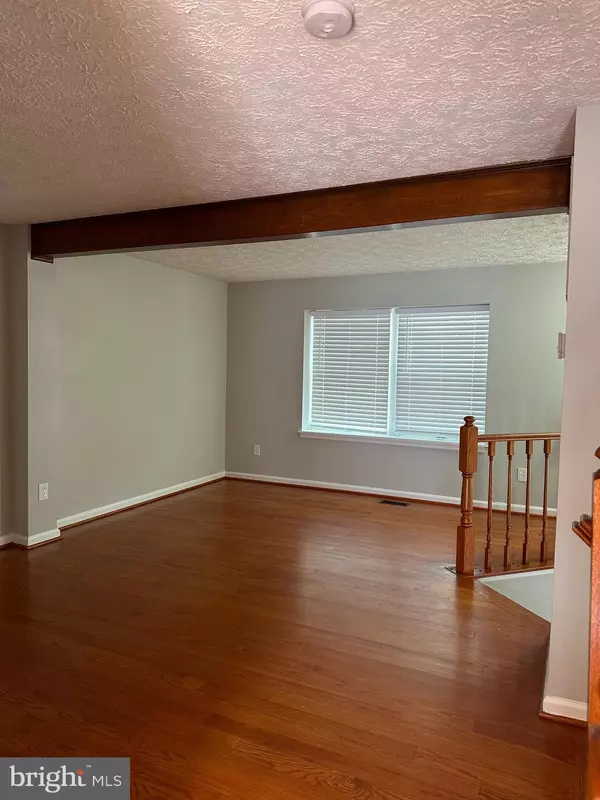 Centreville, VA 20121,14173 RED RIVER DR