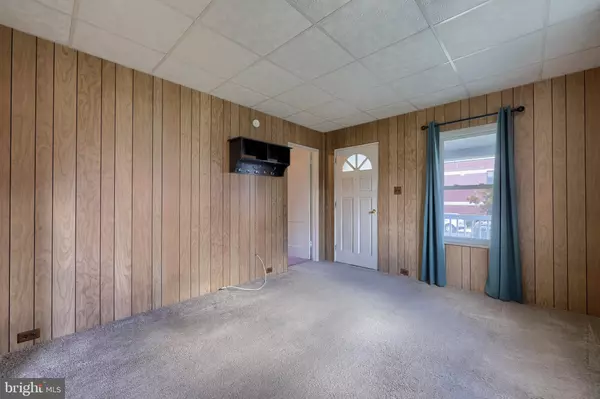 Columbia, PA 17512,907 WALNUT ST