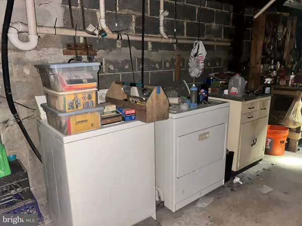 Williamstown, NJ 08094,24 W LOIS DR