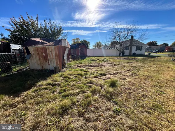 Williamstown, NJ 08094,24 W LOIS DR