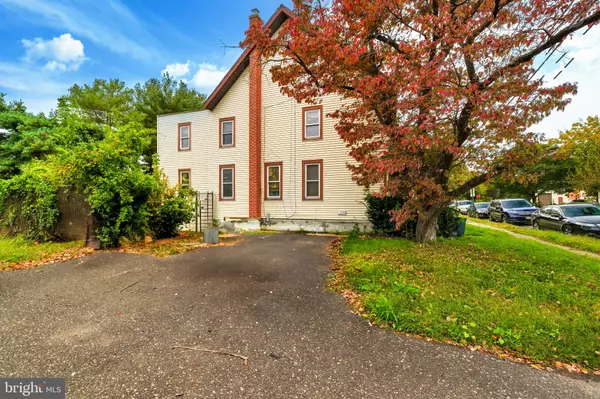 Burlington, NJ 08016,534 COLUMBUS RD