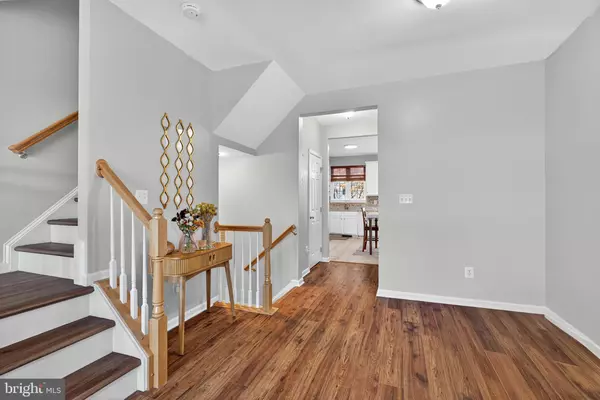 Chantilly, VA 20152,25065 RIDING CENTER DR