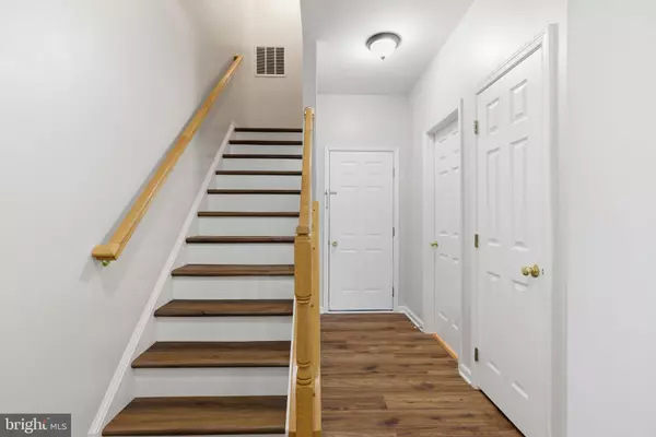 Chantilly, VA 20152,25065 RIDING CENTER DR