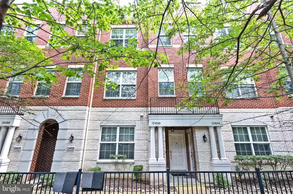 12404-B LIBERTY BRIDGE RD #12404B, Fairfax, VA 22033