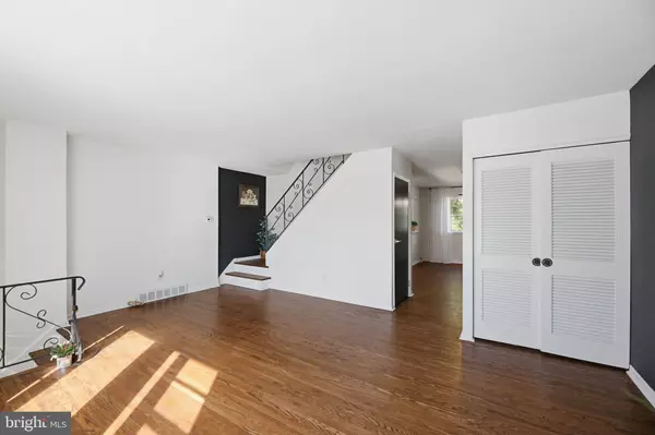 Philadelphia, PA 19154,12754 HOLLINS RD