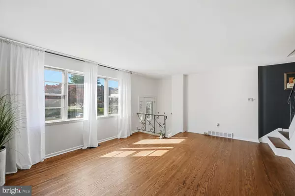 Philadelphia, PA 19154,12754 HOLLINS RD