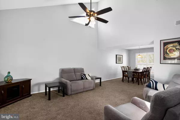 Horsham, PA 19044,8 BARREL STAVE CIR