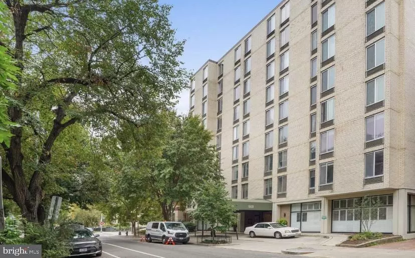 Washington, DC 20009,1800 R ST NW #808