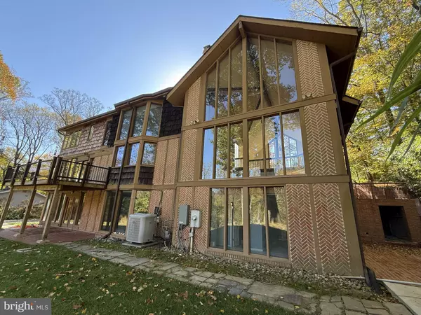 Mclean, VA 22101,1416 LADY BIRD DR