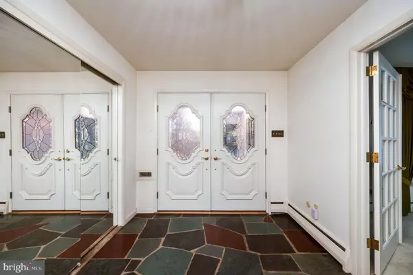 Wyomissing, PA 19610,1202 OLD MILL