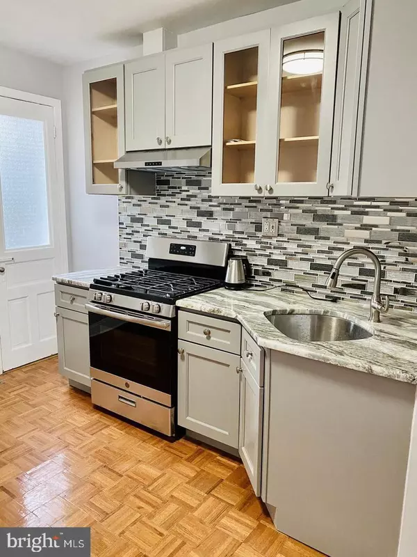 Philadelphia, PA 19145,1810 S 17TH ST #1