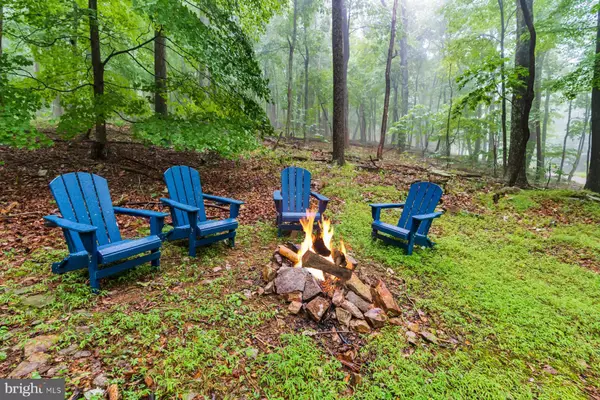 Great Cacapon, WV 25422,356 RAZOR BACK RD