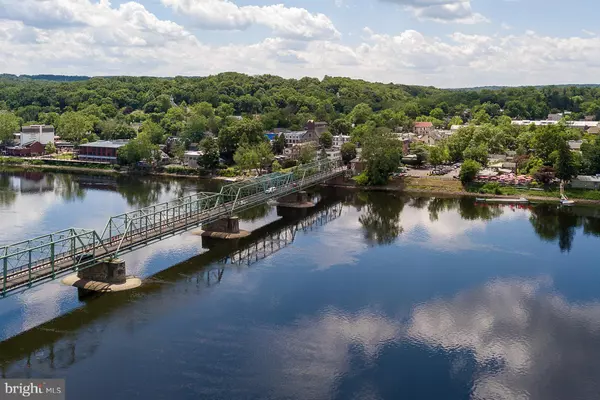 Lambertville, NJ 08530,27 LAMBERT LA