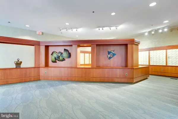 Falls Church, VA 22041,5501 SEMINARY RD #2606S