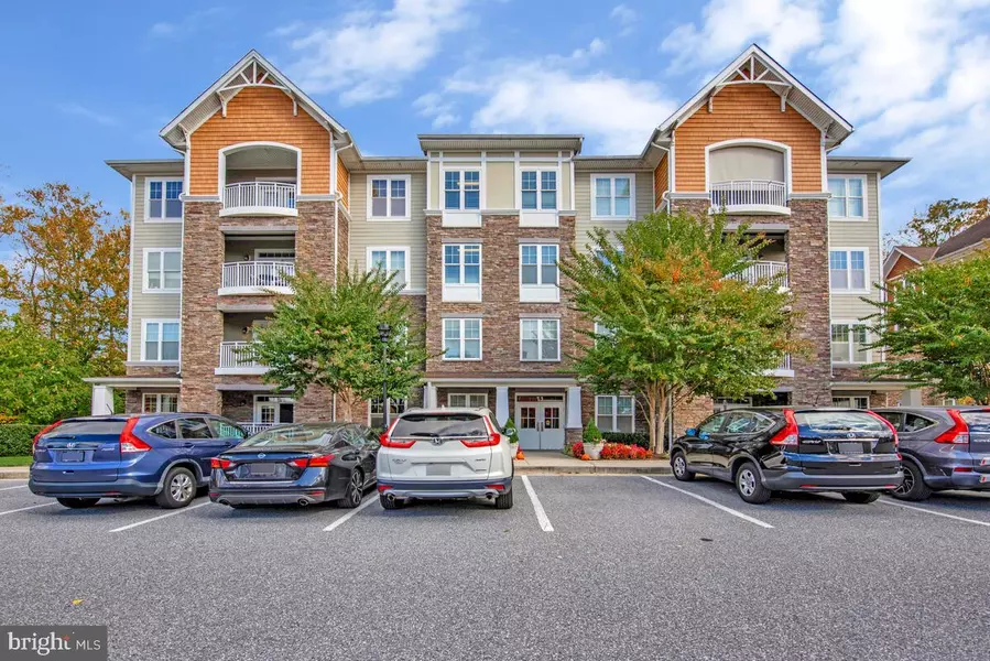 11 CLAY LODGE LN #204, Catonsville, MD 21228