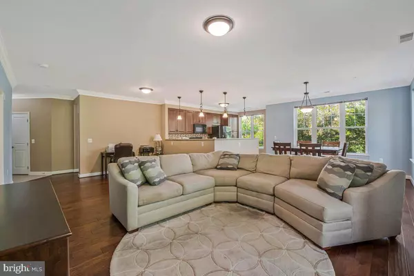 Catonsville, MD 21228,11 CLAY LODGE LN #204