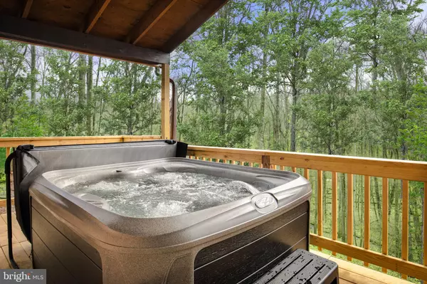 Hedgesville, WV 25427,142 RAVENSFOOT TRL