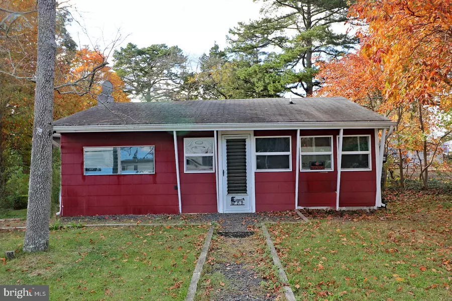 4 SPRUCE ST, Waretown, NJ 08758