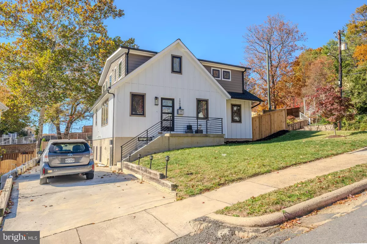 Arlington, VA 22204,1900 S RANDOLPH ST #A