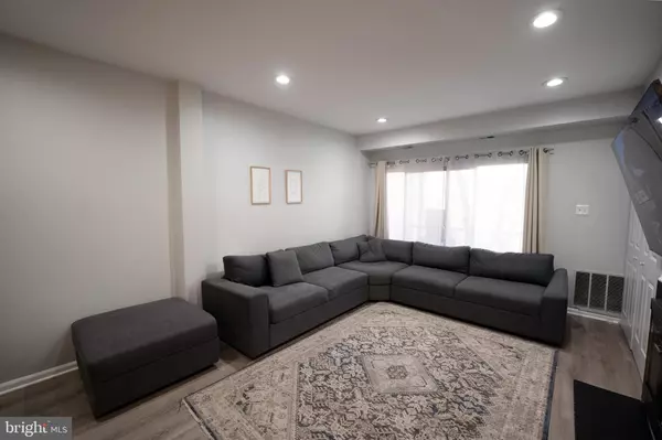 Germantown, MD 20874,15 PICKERING CT #15-02