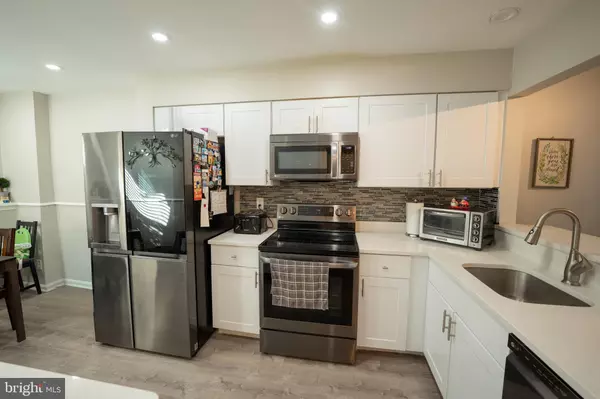 Germantown, MD 20874,15 PICKERING CT #15-02