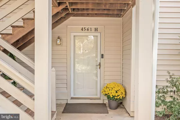 Alexandria, VA 22312,4561 INTERLACHEN CT #H