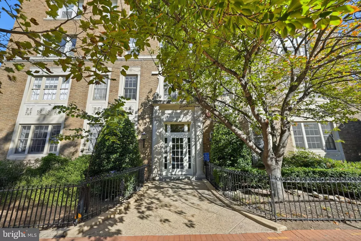 Washington, DC 20009,1621 T ST NW #206