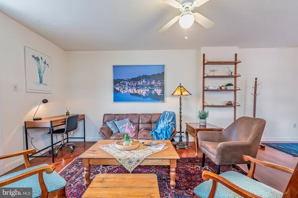 Philadelphia, PA 19130,2007 MOUNT VERNON ST #3R