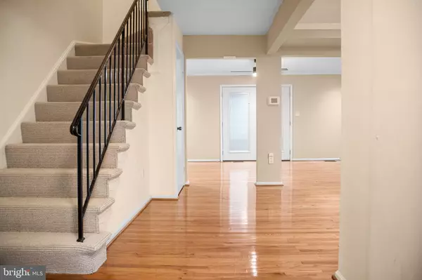 Laurel, MD 20707,14811 BELLE AMI DR #95