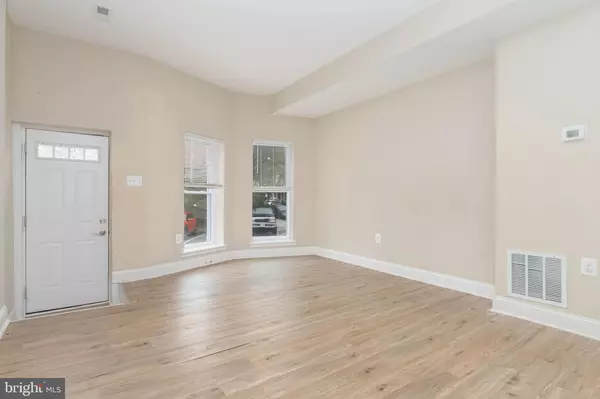 Baltimore, MD 21218,904 E 20TH ST