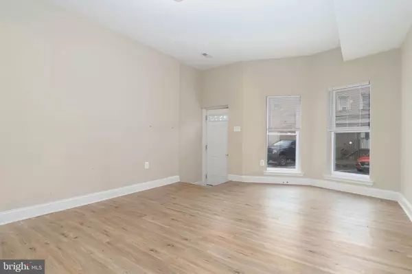 Baltimore, MD 21218,904 E 20TH ST